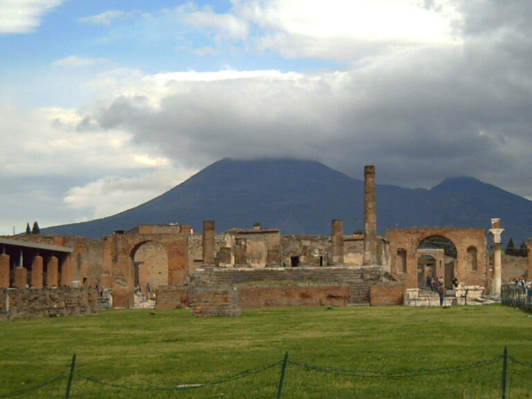 Vesuvius, Pompeii & Naples